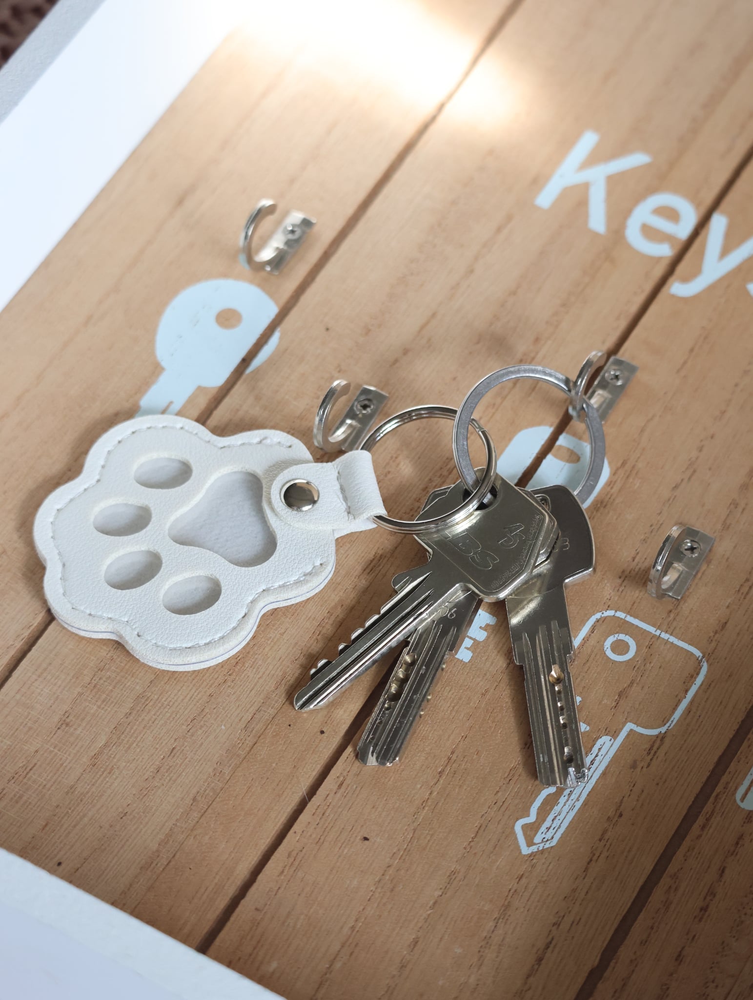 Porte clé " Pattes Blanc "