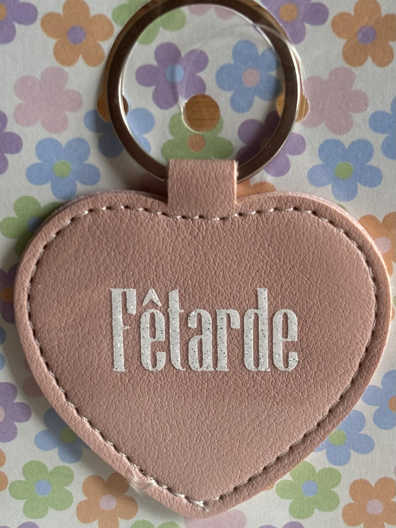 Porte clé message "Fêtarde"